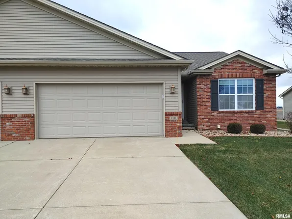 1421 Calvin Dr #8B, Washington, IL 61571