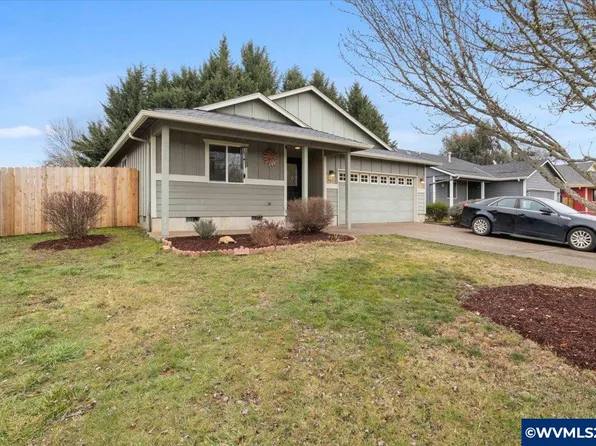 462 SE Pine Pl, Dallas, OR 97338