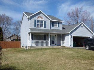 67 Robin Ln, Rensselaer, NY 12144