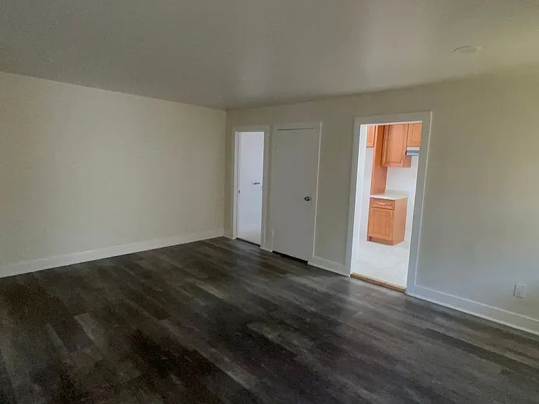 3433 1/2 8th Ave — Photo 9