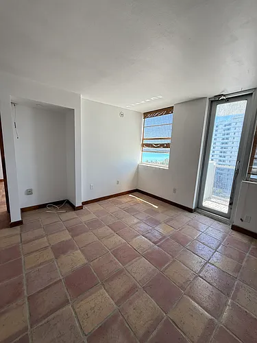 5313 Collins Ave Photo 1
