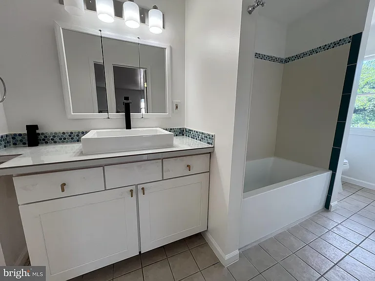 5309 Mitchell St — Photo 11