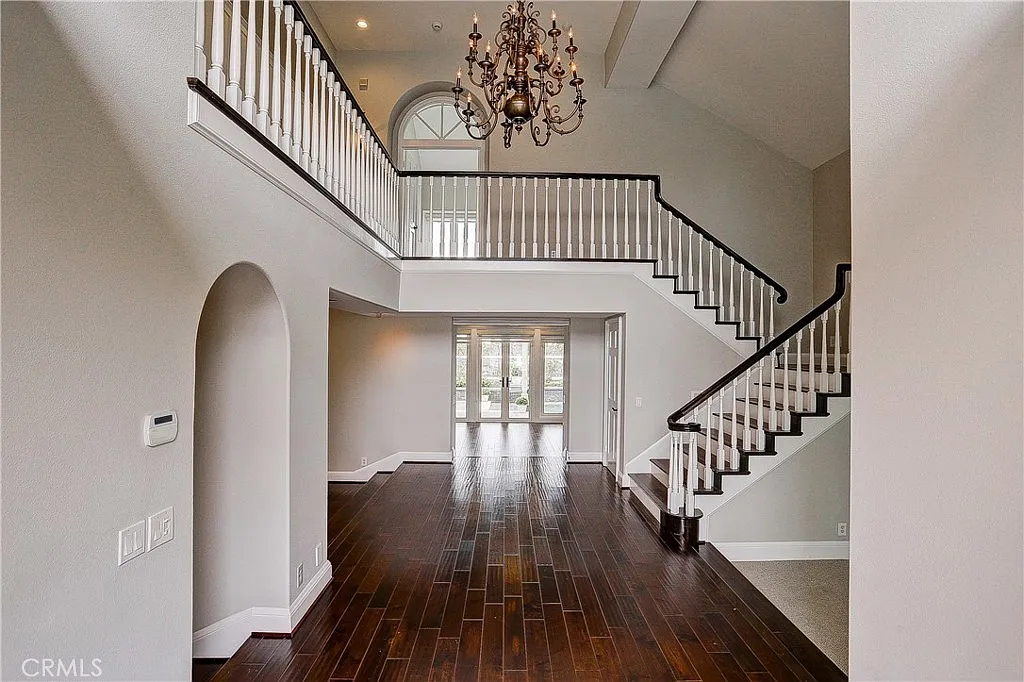 5 bed, 5.5 bath, 5341 sqft, $21,000 — Photo 4
