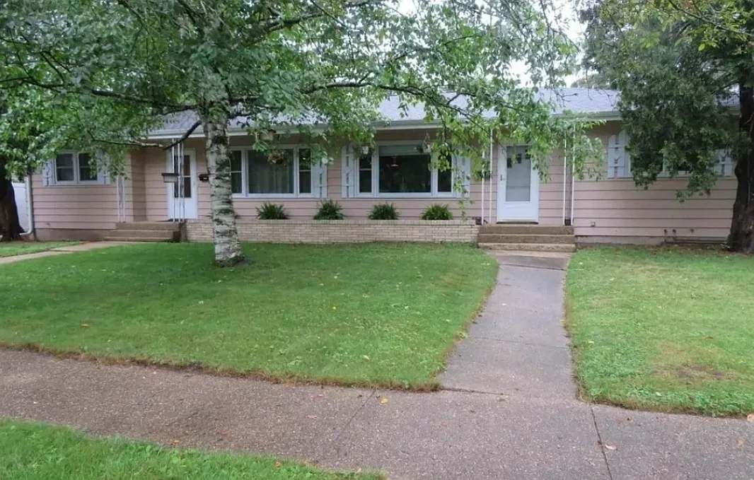 2 bed, 950 sqft, $1,200 — Photo 1