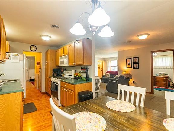 5th image of 446 Richmond Dr