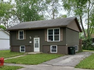 4234 Greenbrier Ln, Chicago, IL
