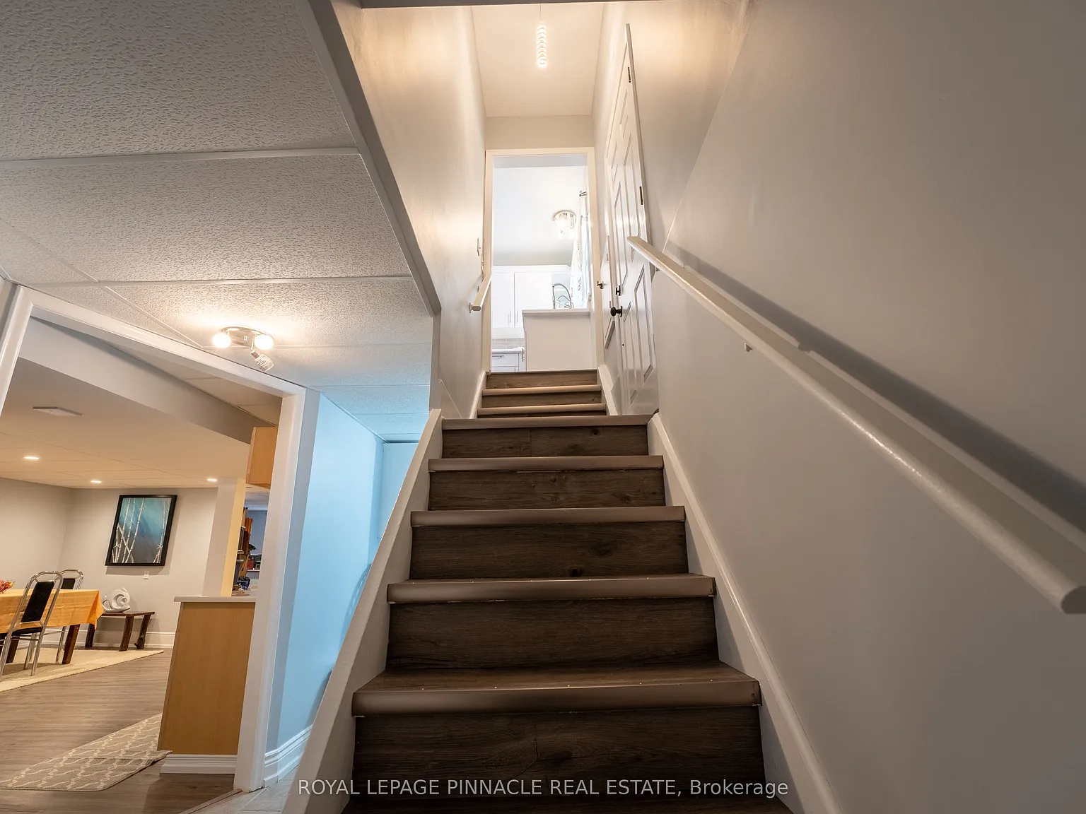 3 bed, $1,799 — Photo 2
