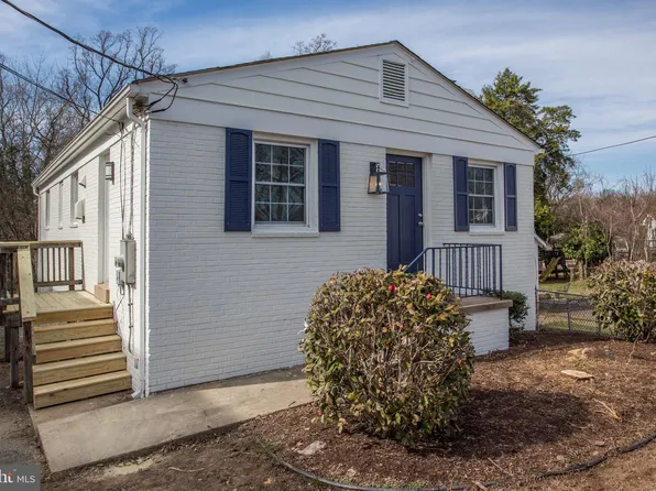 3959 26th St N, Arlington, VA 22207