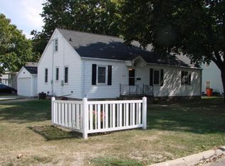 528 N Hamilton St, Sullivan, IL 61951