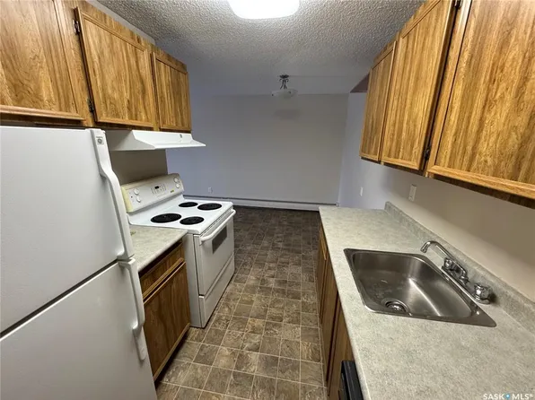 UNIT 306-1808 EAGLESHAM AVENUE, Weyburn, SK S4H 3A8