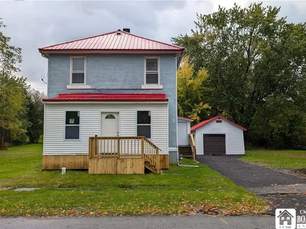 16 Clark St, Westfield, NY 14787