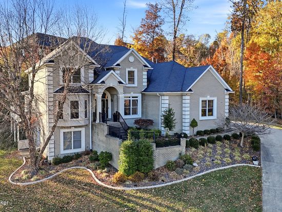 7700 Bella Woods Ct, Louisville, KY 40214