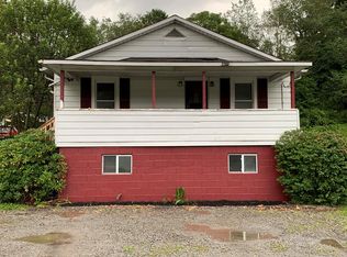 250 Riffe St, Sophia, WV 25921