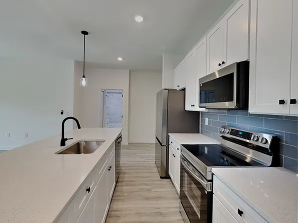 151 Pine Ln, Lehigh Acres, FL 33973