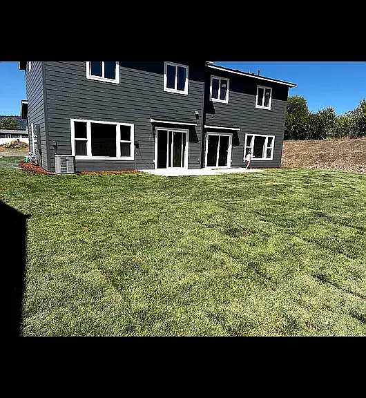 1806 N Coach Ln — Photo 2