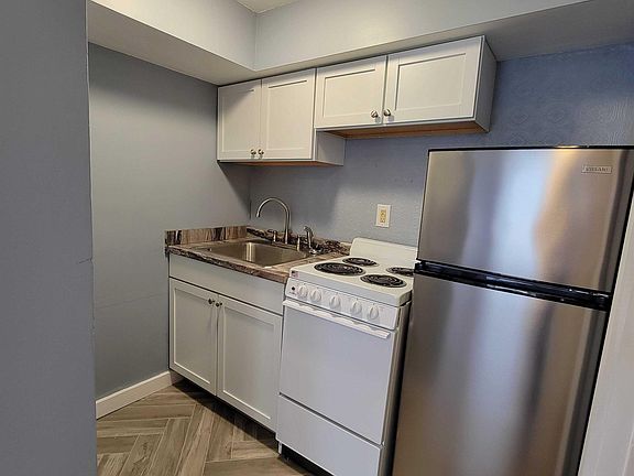 2nd image of 97 Columbia St APT 1