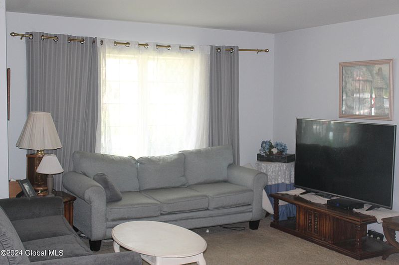 2nd image of 12 Bluebird Court