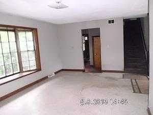 3rd image of 4922 Streamside Dr