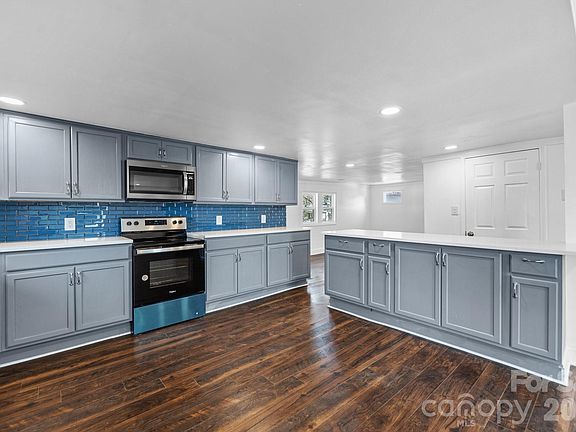 3rd image of 306 Ridge St