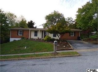 5702 Cricket Ln, Harrisburg, PA 17112