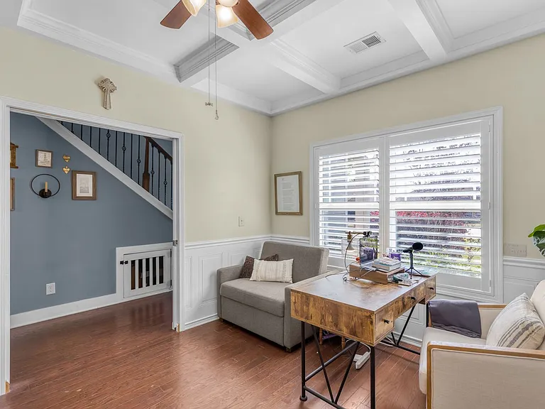 324 Frontier Cir — Photo 28