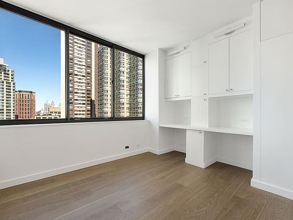 4th image of 62 W 62nd St APT 18A