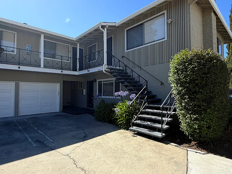 3207 Myles Ct #1 — Photo 1