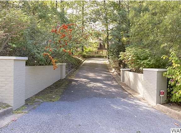 3rd image of 10458 Southern Breeze Dr