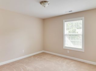 8 Salwood Ln, Durham, NC 27712