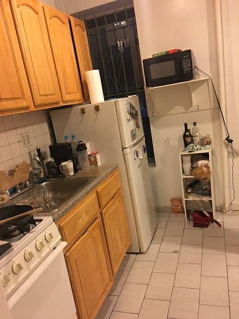 2nd image of 215 W 109th St APT 1G