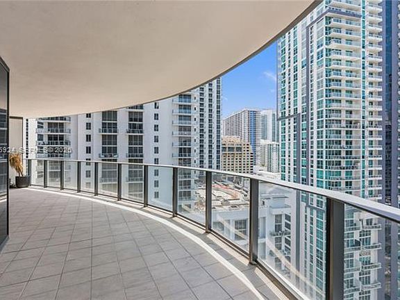 3rd image of 1000 Brickell Plz #Cu-1902