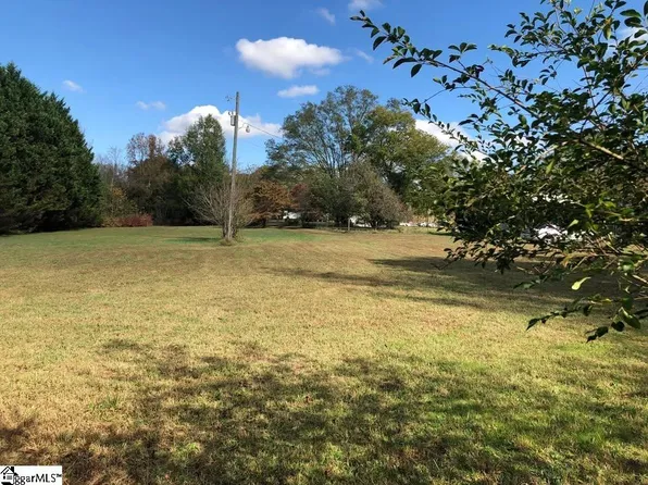 330 Davis Rd, Pelzer, SC 29669