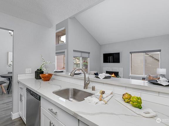 4th image of 14636 NE 45th Street #C12
