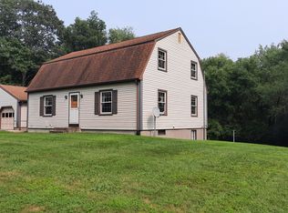 193 Heritage Rd, Putnam, CT 06260