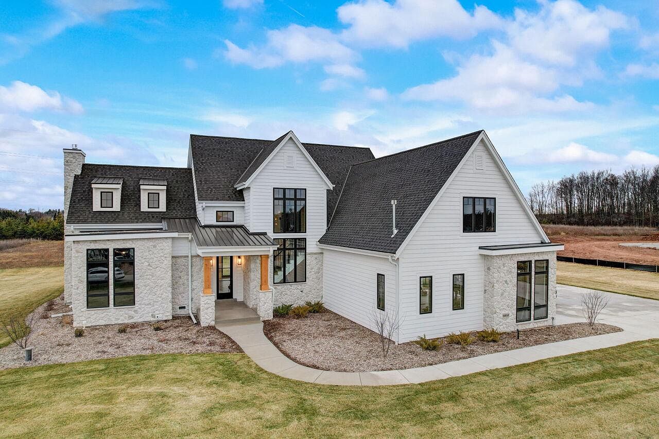 13853 North Pine View COURT, Mequon, WI 53097 MLS 1825037 Zillow