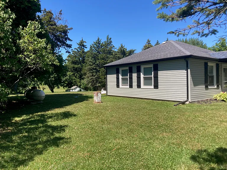 1463 Lake Rd — Photo 10