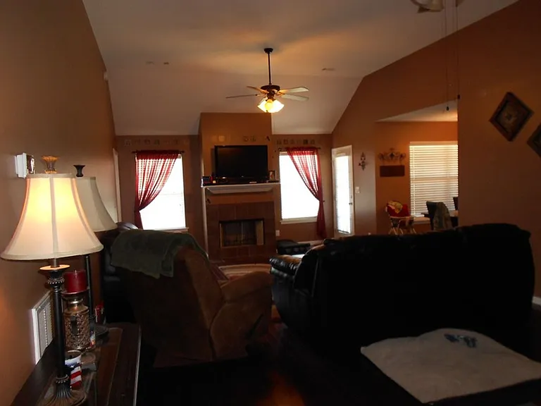 197 Barnes Ct — Photo 14