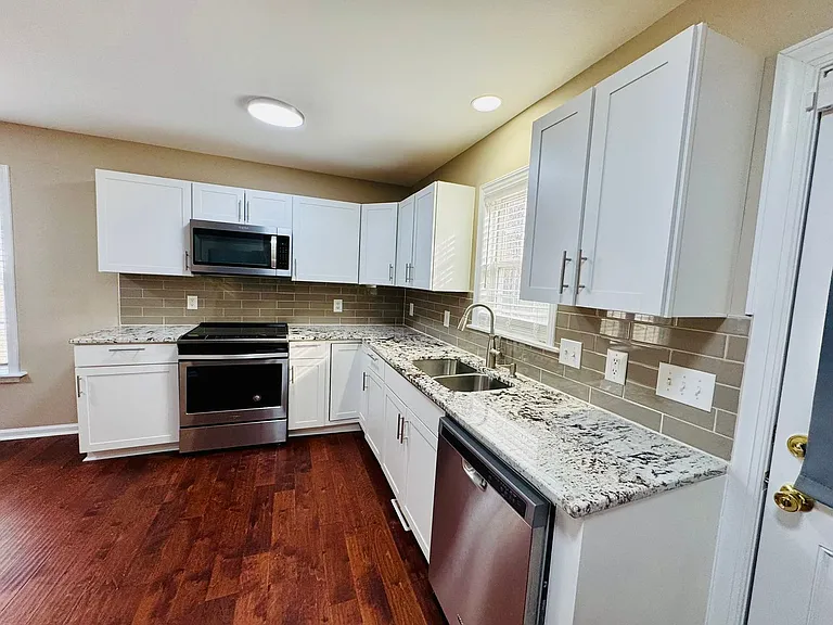 6904 Fox Haven Pl — Photo 7