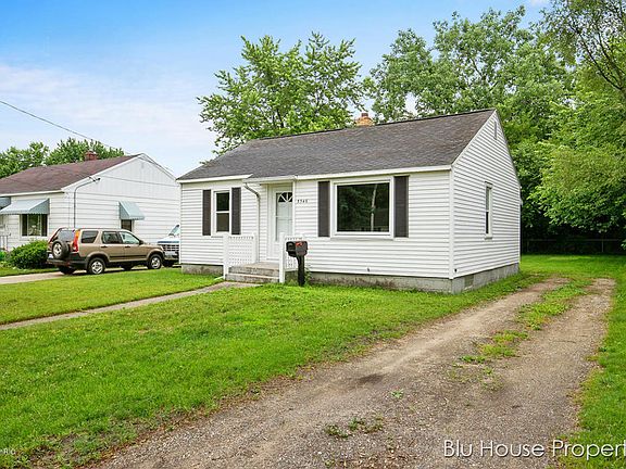 2nd image of 3346 Hillcroft Ave SW