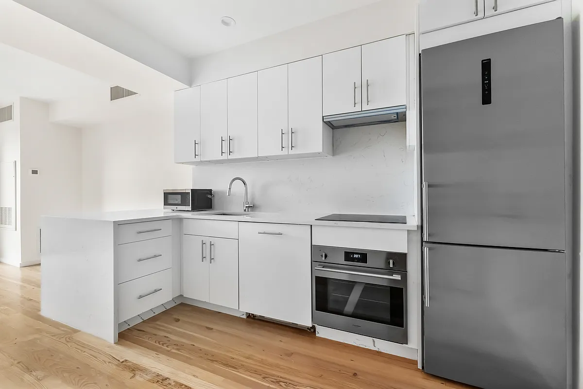Photo 1 of 17 - 457 W 150th St #6C - Manhattan, NY Primary Photo - 457 W 150th St #6C