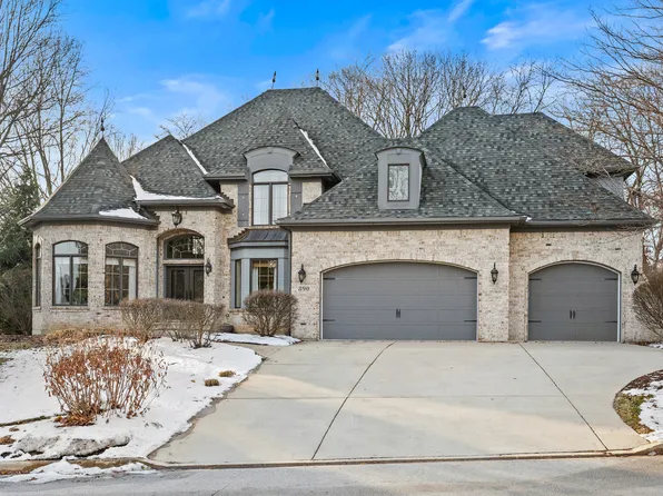 890 Reserve Ct, South Elgin, IL 60177