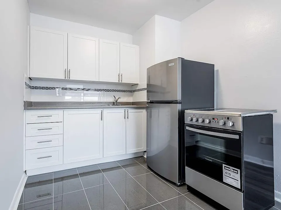 148 Islington Ave