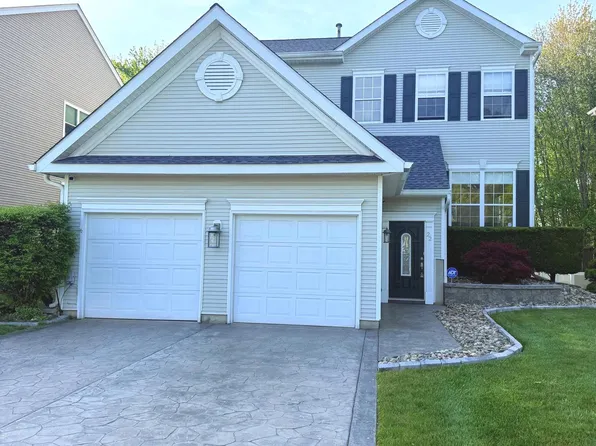 22 Tomahawk Dr, Burlington, NJ 08016