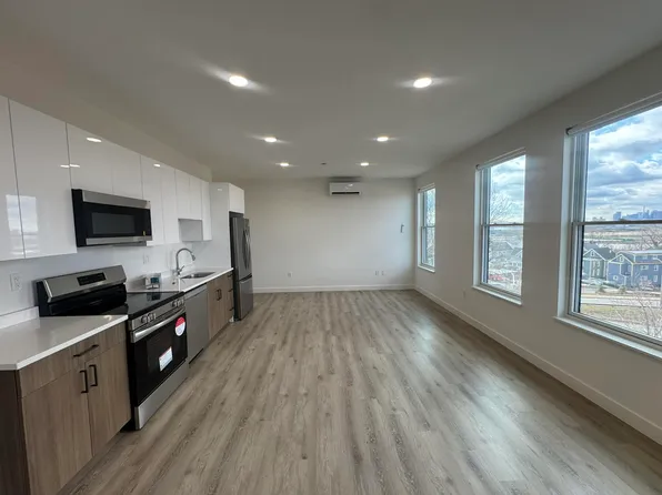 319 Broadway #202, Everett, MA 02149