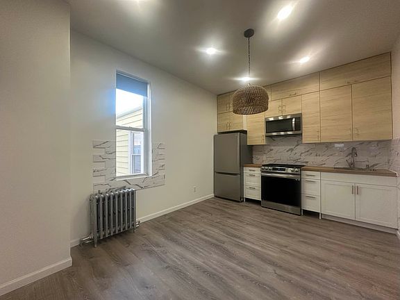 3rd image of 135 Bay 37 St #2R