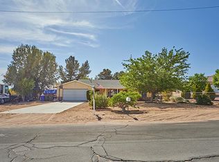 15858 Venango Rd, Apple Valley, CA 92307