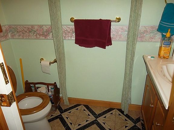 3/4 bath near Hot Tub 