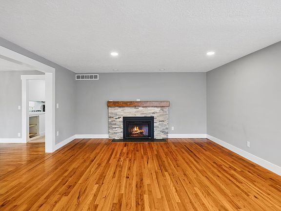 4th image of 2606 N Woody Dr