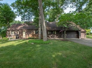 51421 Simmons Dr, South Bend, IN 46637