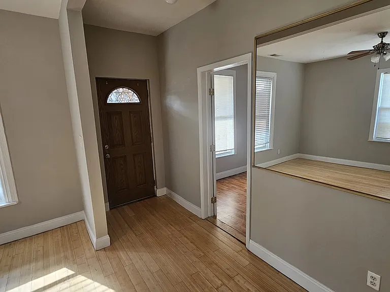 809 Eastern Ave — Photo 17